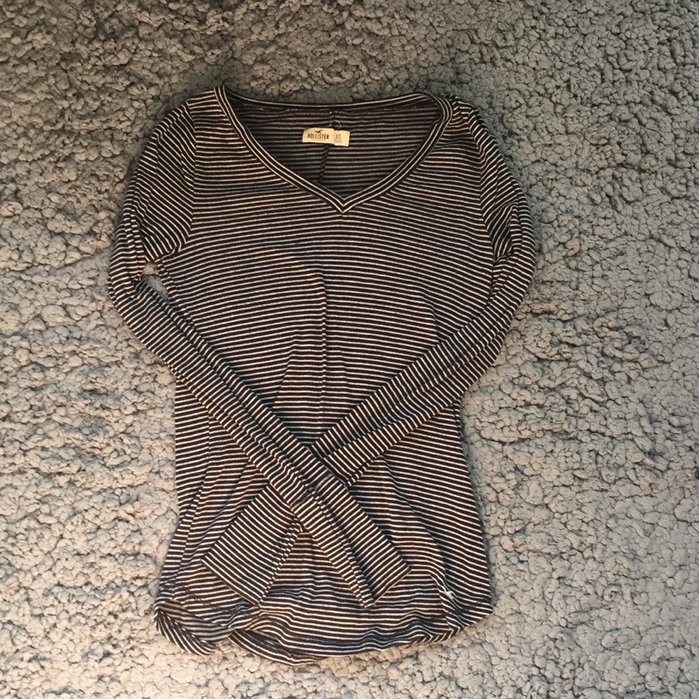 striped shirt from Hollister 🖤